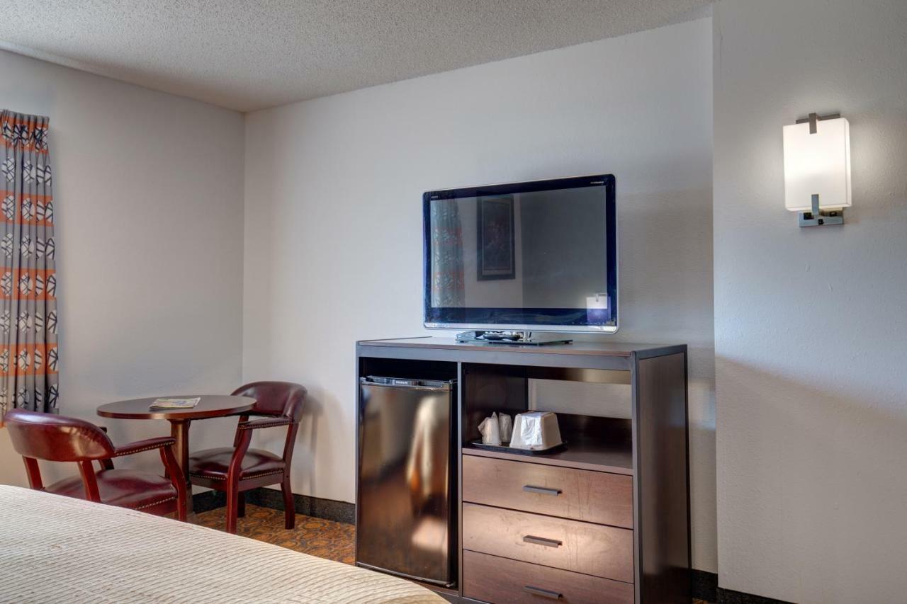 Howard Johnson By Wyndham Branson Theatre District Екстериор снимка