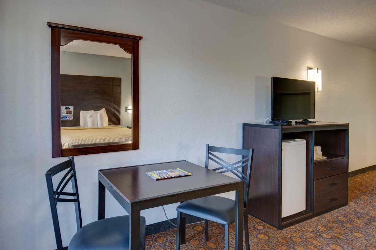 Howard Johnson By Wyndham Branson Theatre District Екстериор снимка